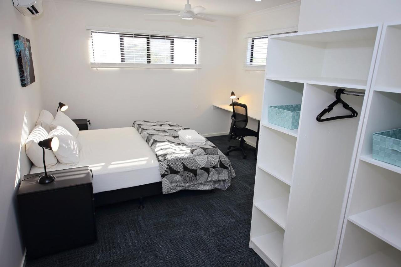 Mihaven Shared Living - Pembroke St Hostel Κερνς Εξωτερικό φωτογραφία