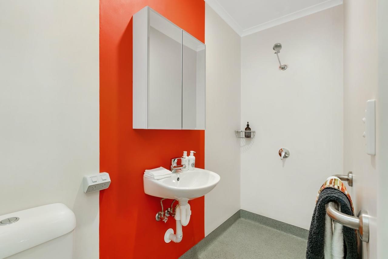 Mihaven Shared Living - Pembroke St Hostel Κερνς Εξωτερικό φωτογραφία