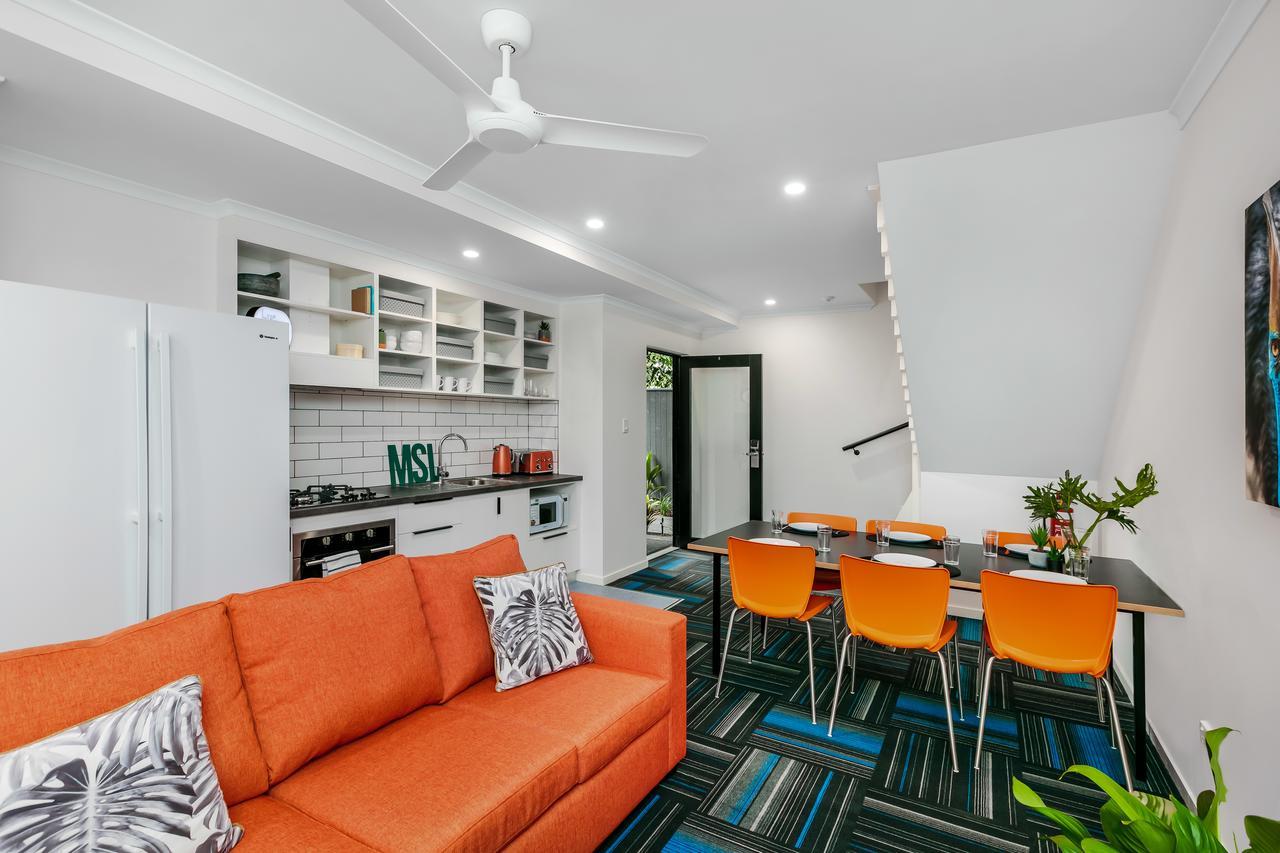 Mihaven Shared Living - Pembroke St Hostel Κερνς Εξωτερικό φωτογραφία