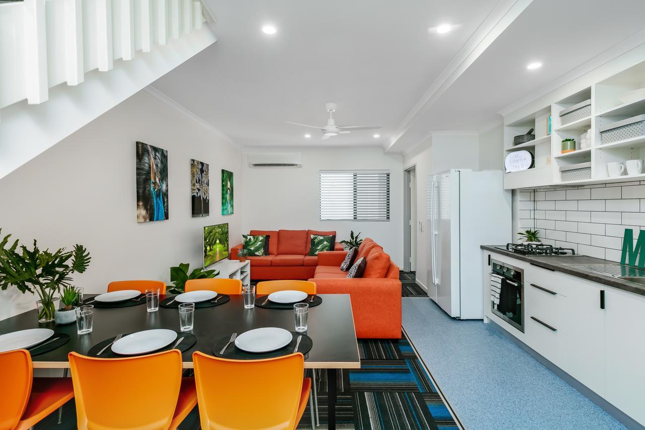 Mihaven Shared Living - Pembroke St Hostel Κερνς Εξωτερικό φωτογραφία
