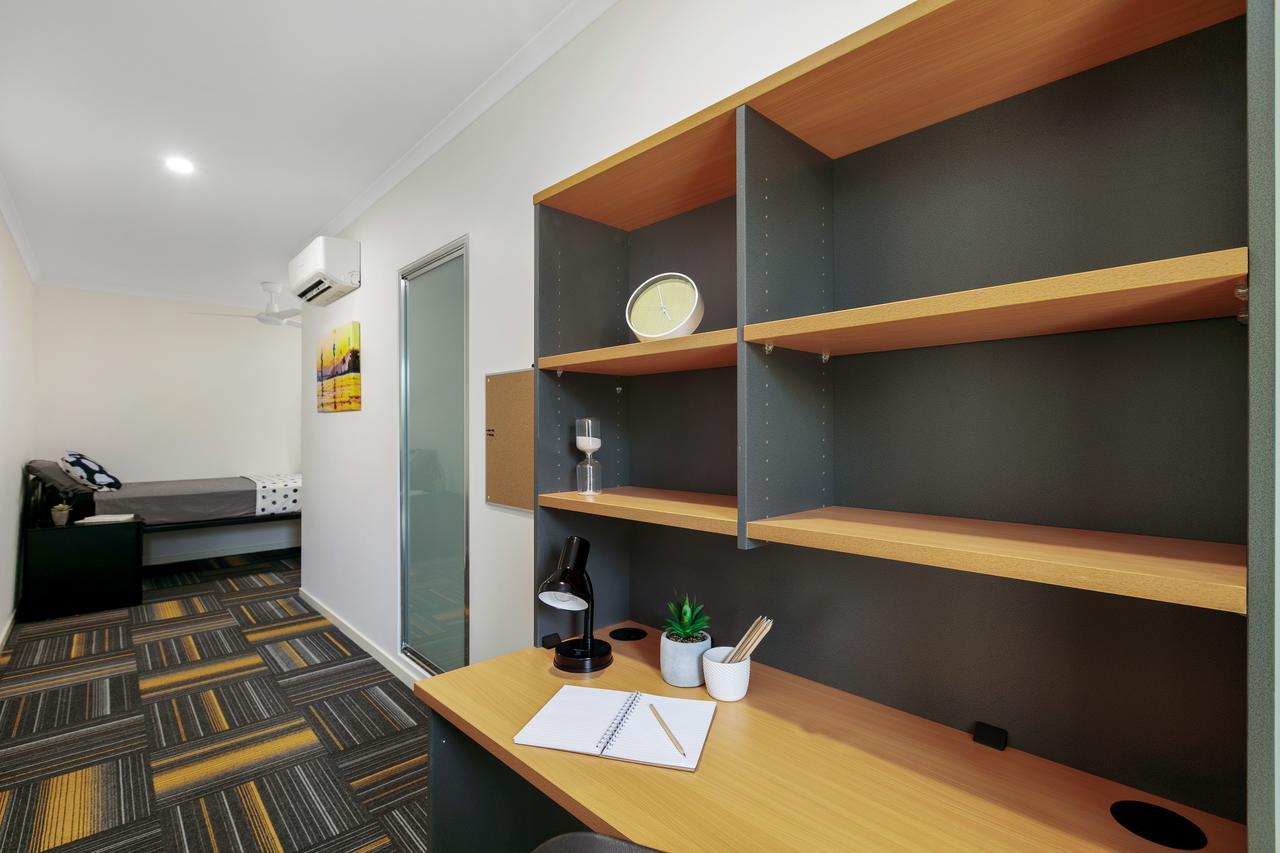 Mihaven Shared Living - Pembroke St Hostel Κερνς Εξωτερικό φωτογραφία